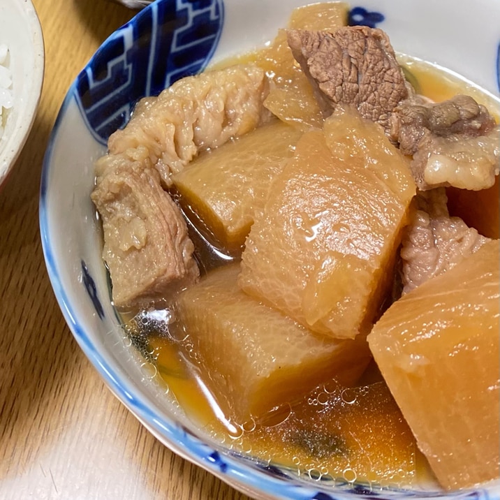 電気圧力鍋で、とろとろ大根の牛すじ煮込み